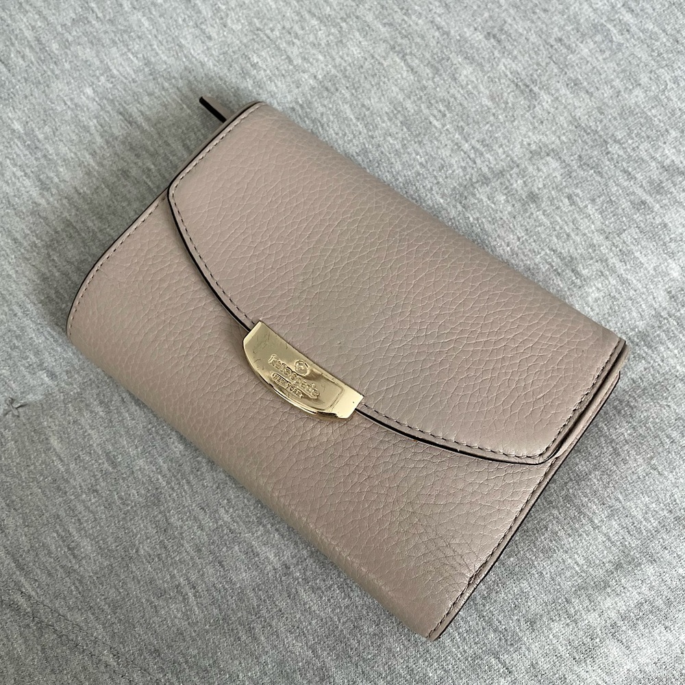 🤎 KATE SPADE TRI-FOLD WALLET 🤎